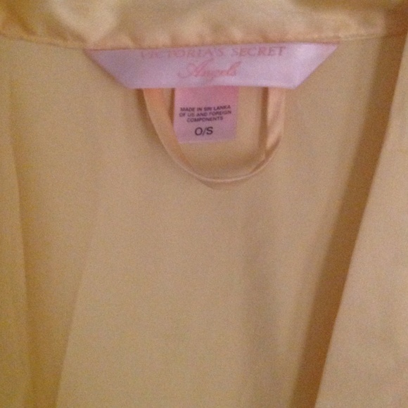 Victoria Secret kimono style short robe - Picture 2 of 4